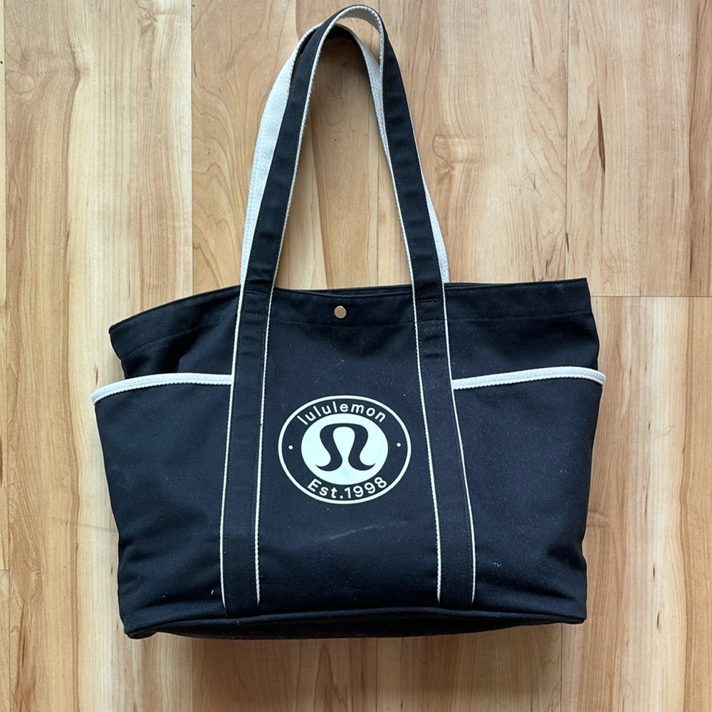 Lulu daily canvas tote